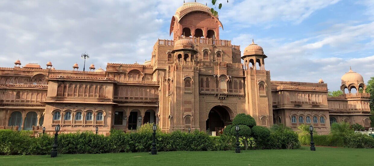 One Way Cab from Udaipur to Bikaner