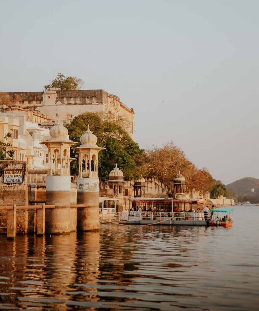 Book Cab in Udaipur